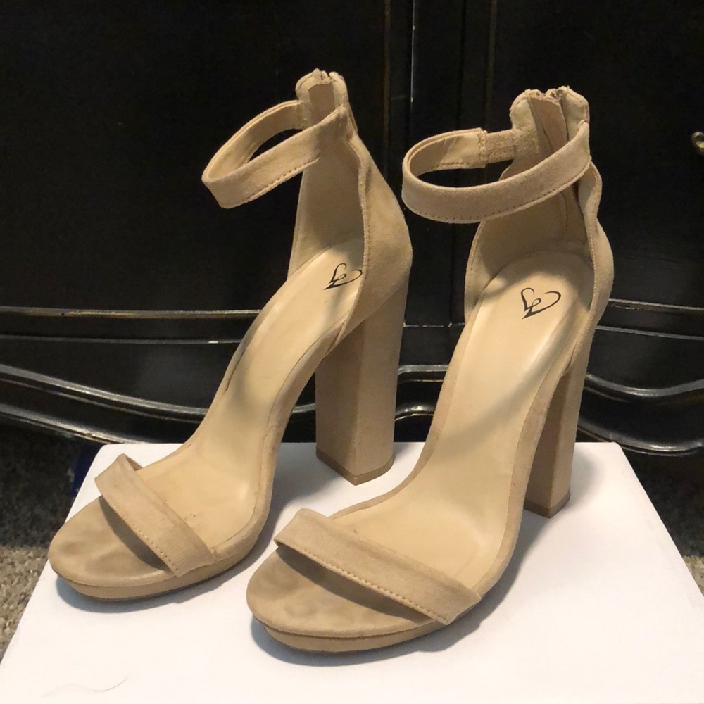 Windsor nude block heels
